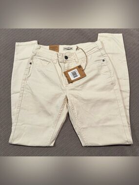 Toad&Co Earthworks 5 Pocket Skinny Pant. Size 2, Color is Salt. NWT